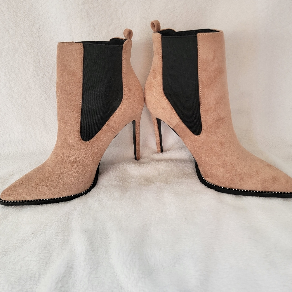 Heels - Picture 2 of 5